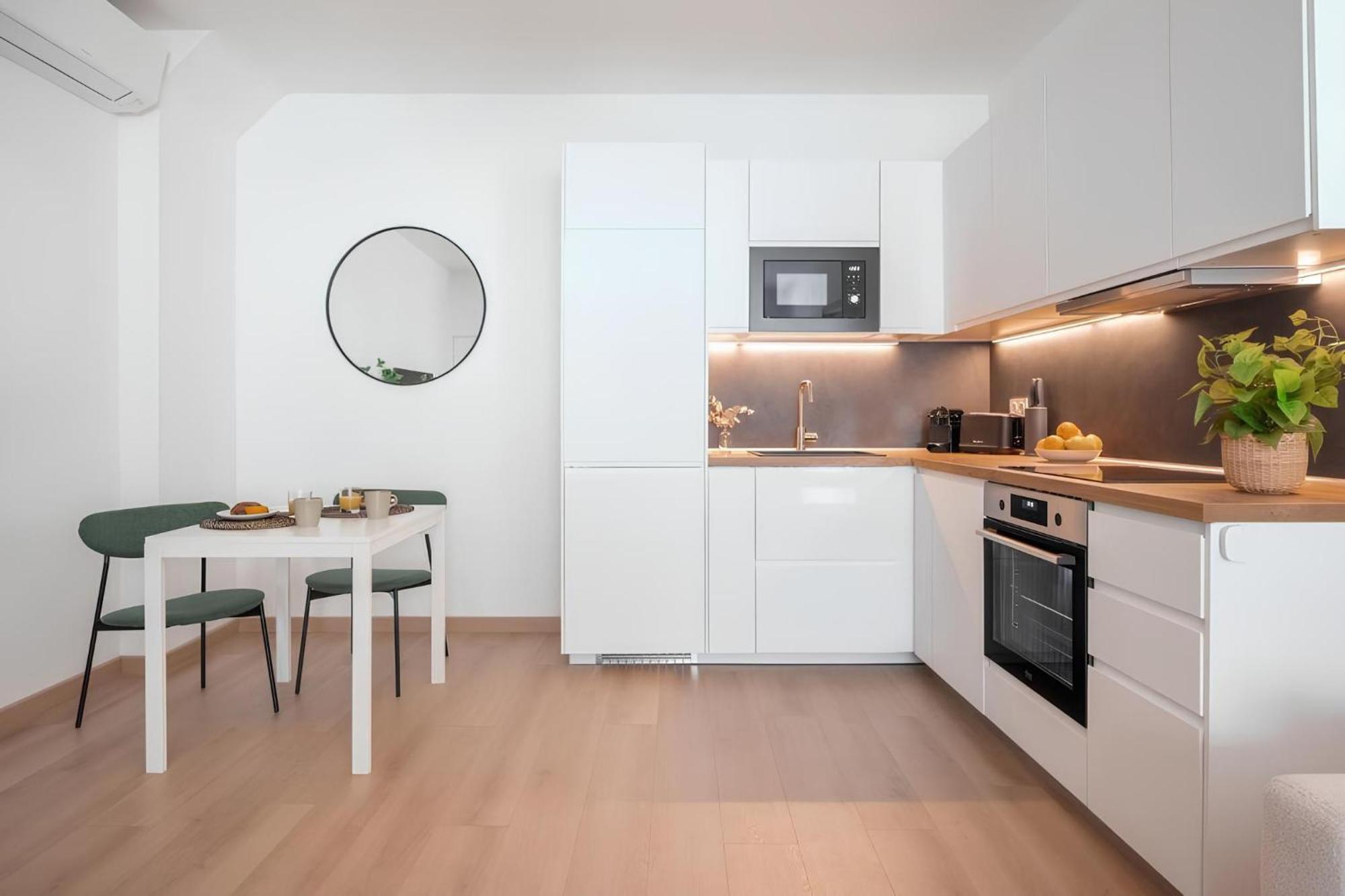 Cozy Appartement Plein Centre, Proche Gare/Plage Menton Exterior foto